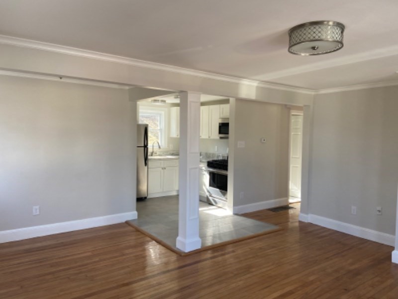 10 Bateman St 1