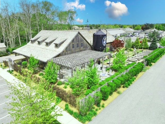 876 East Falmouth Hwy