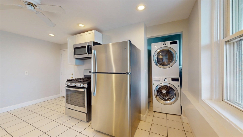 Click for 972-974 Saratoga Street #6, Boston, MA slideshow