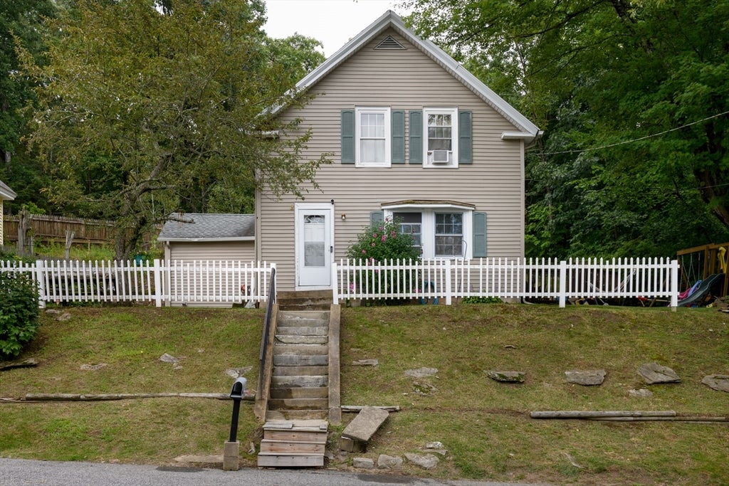 62 Grove St, Spencer, MA, 62 Grove St, Spencer, MA Photo #2