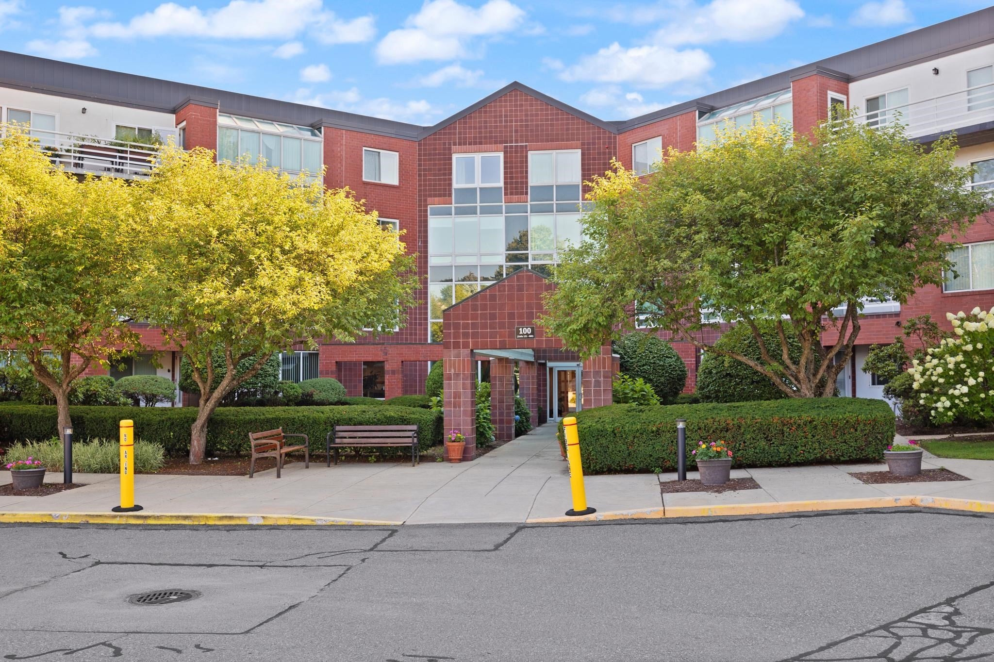 345 Place Ln #345, Woburn, MA, 345 Place Ln #345, Woburn, MA Photo #2