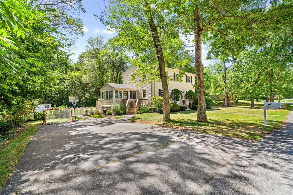 26 Bayberry Ln