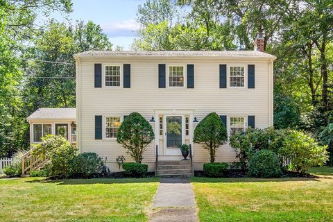 26 Bayberry Ln Holliston MA 01746