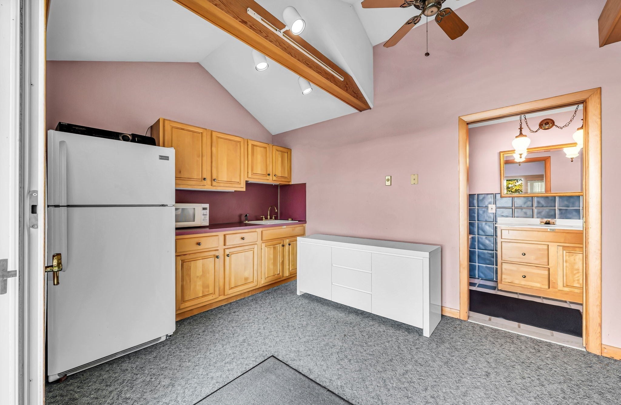 5 Nora St, Chicopee, MA, 5 Nora St, Chicopee, MA Photo #21