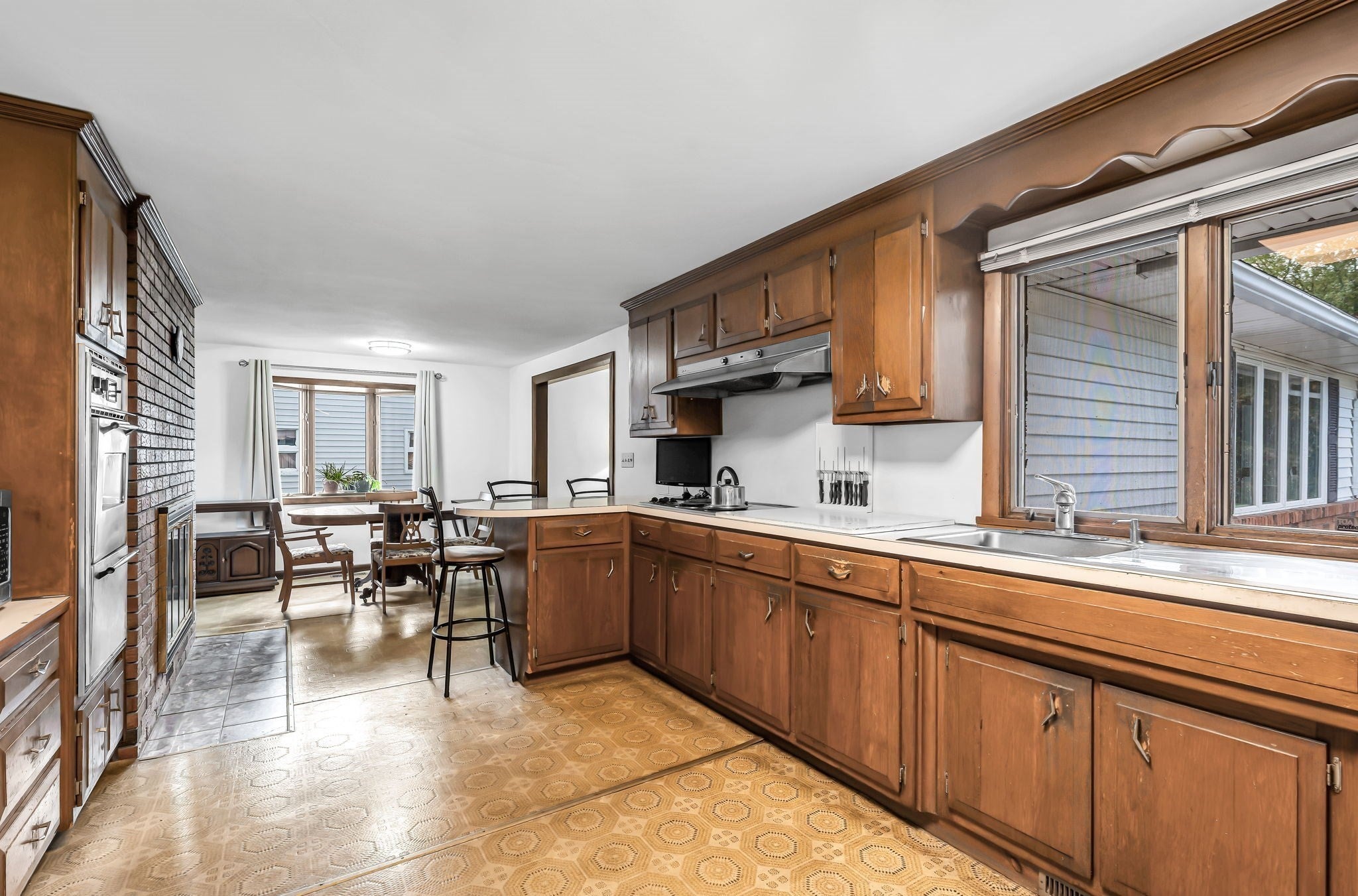 5 Nora St, Chicopee, MA, 5 Nora St, Chicopee, MA Photo #8
