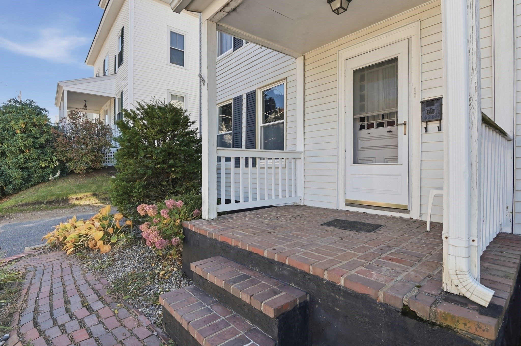 11 Front Street