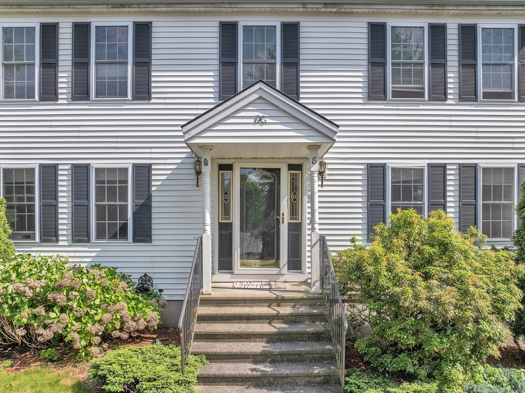 8 Adelaide Circle