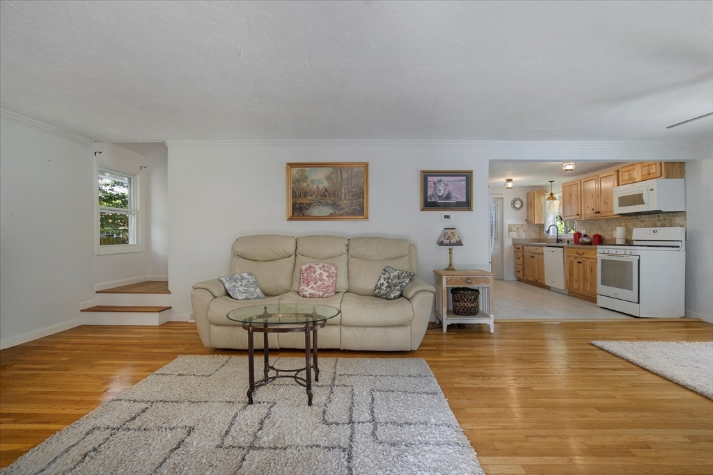 42 Beechwood Dr
