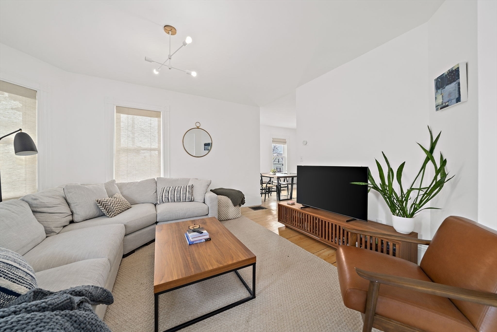 80 Holland St 2