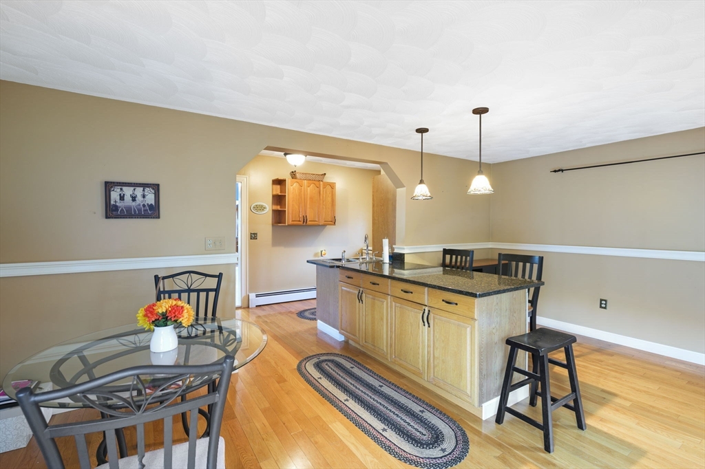25 Thayer St