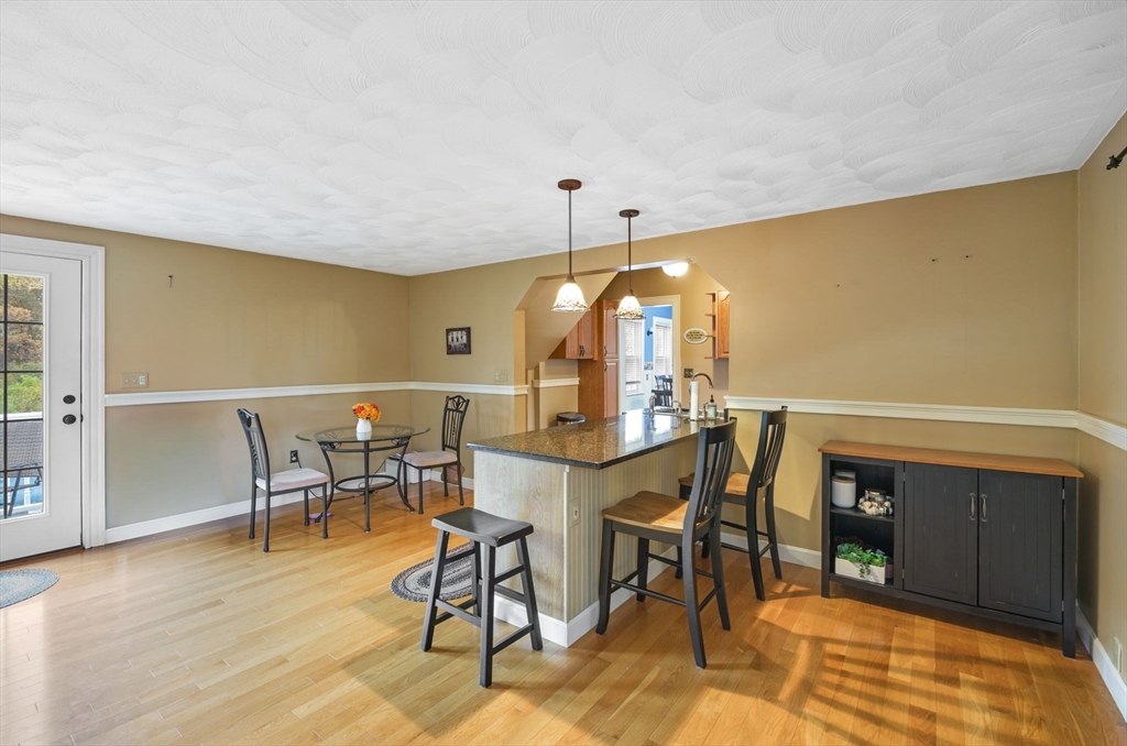 25 Thayer St