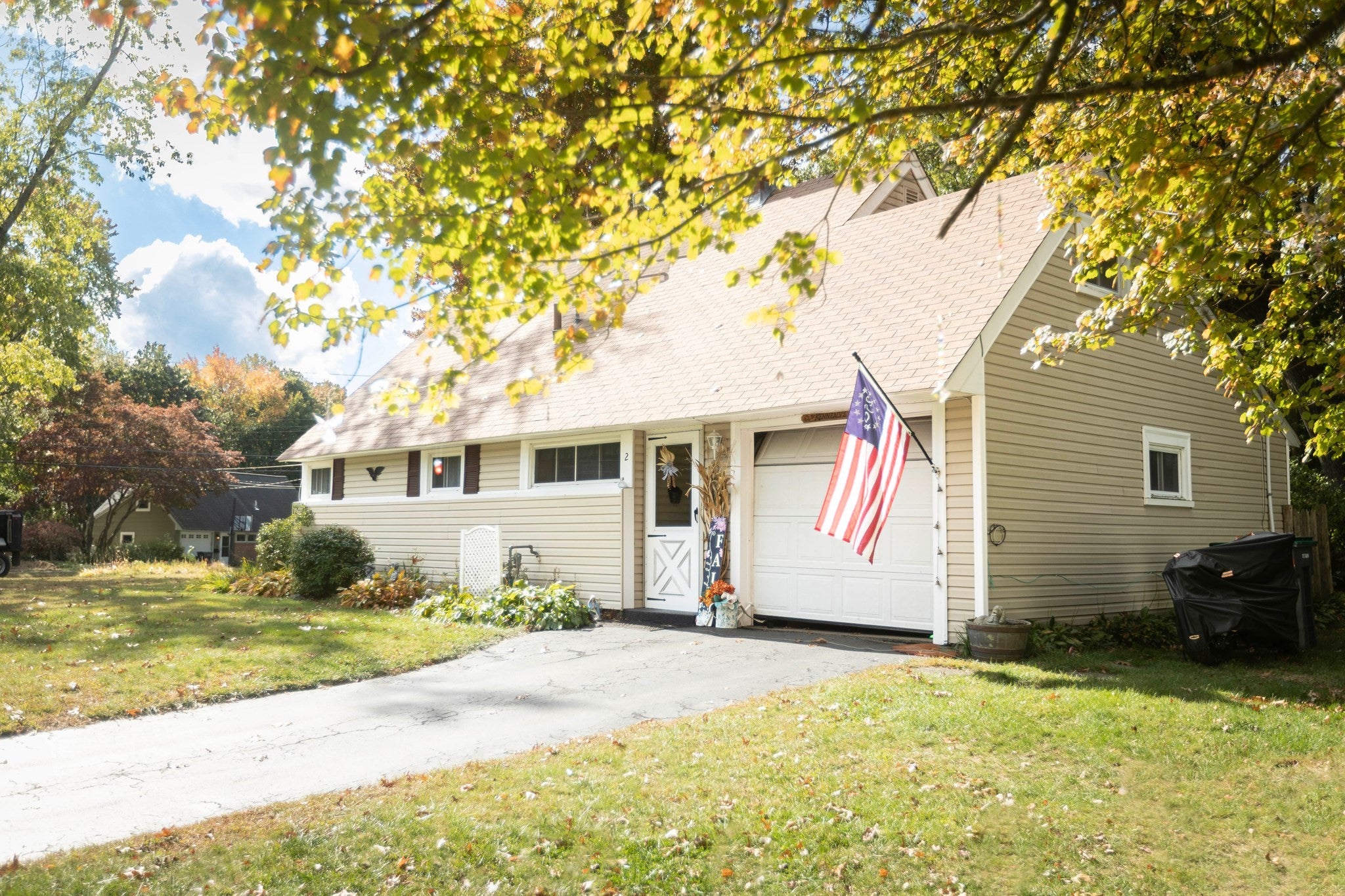 Photo of 2 Granby Rd, Natick, MA