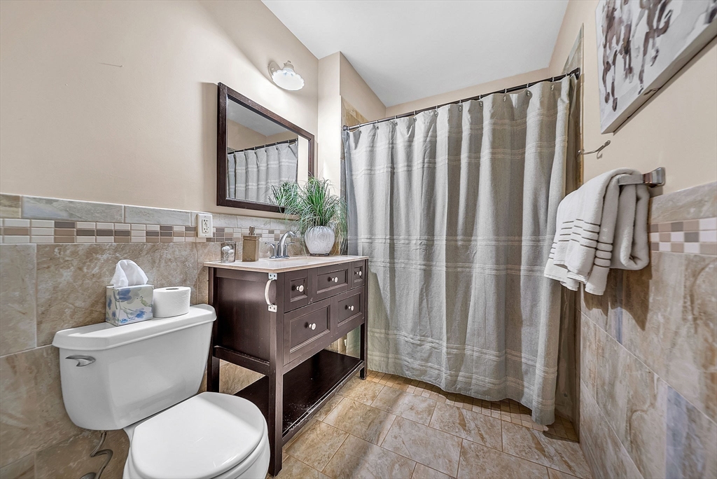 Sherborn, Massachusetts 01770, United States, 2 Bedrooms Bedrooms, ,2 BathroomsBathrooms,Residential,Active,154795