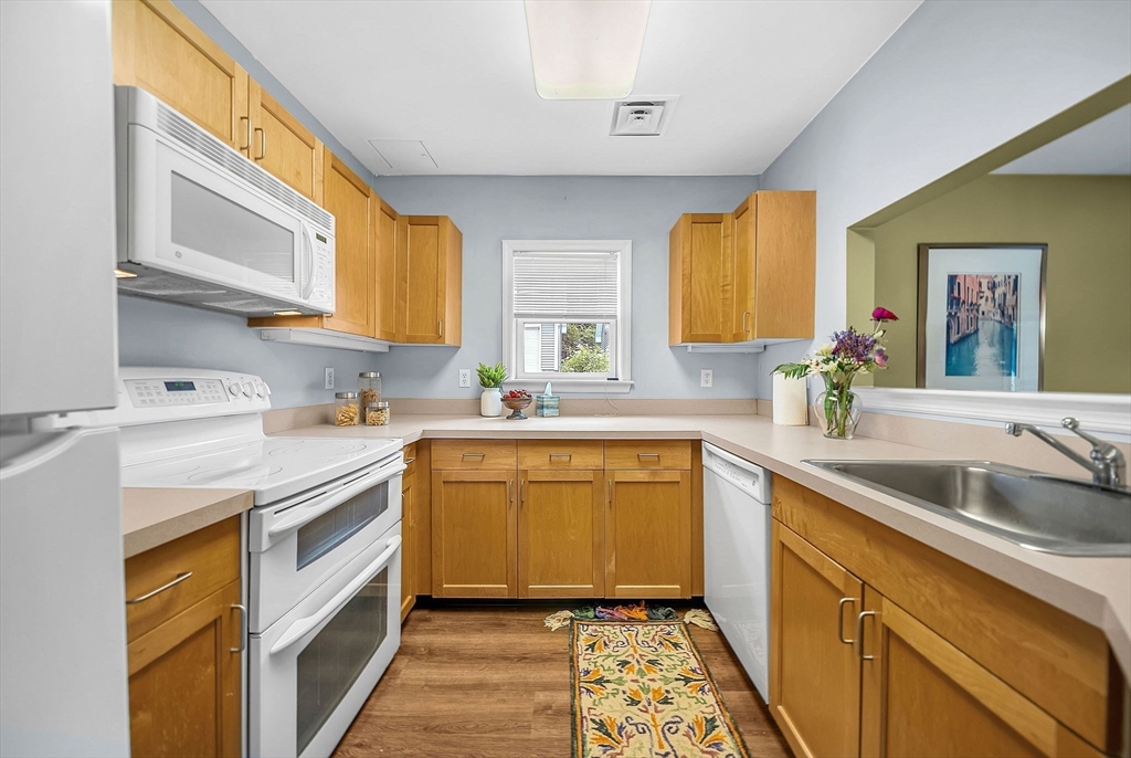 Sherborn, Massachusetts 01770, United States, 2 Bedrooms Bedrooms, ,2 BathroomsBathrooms,Residential,Active,154795