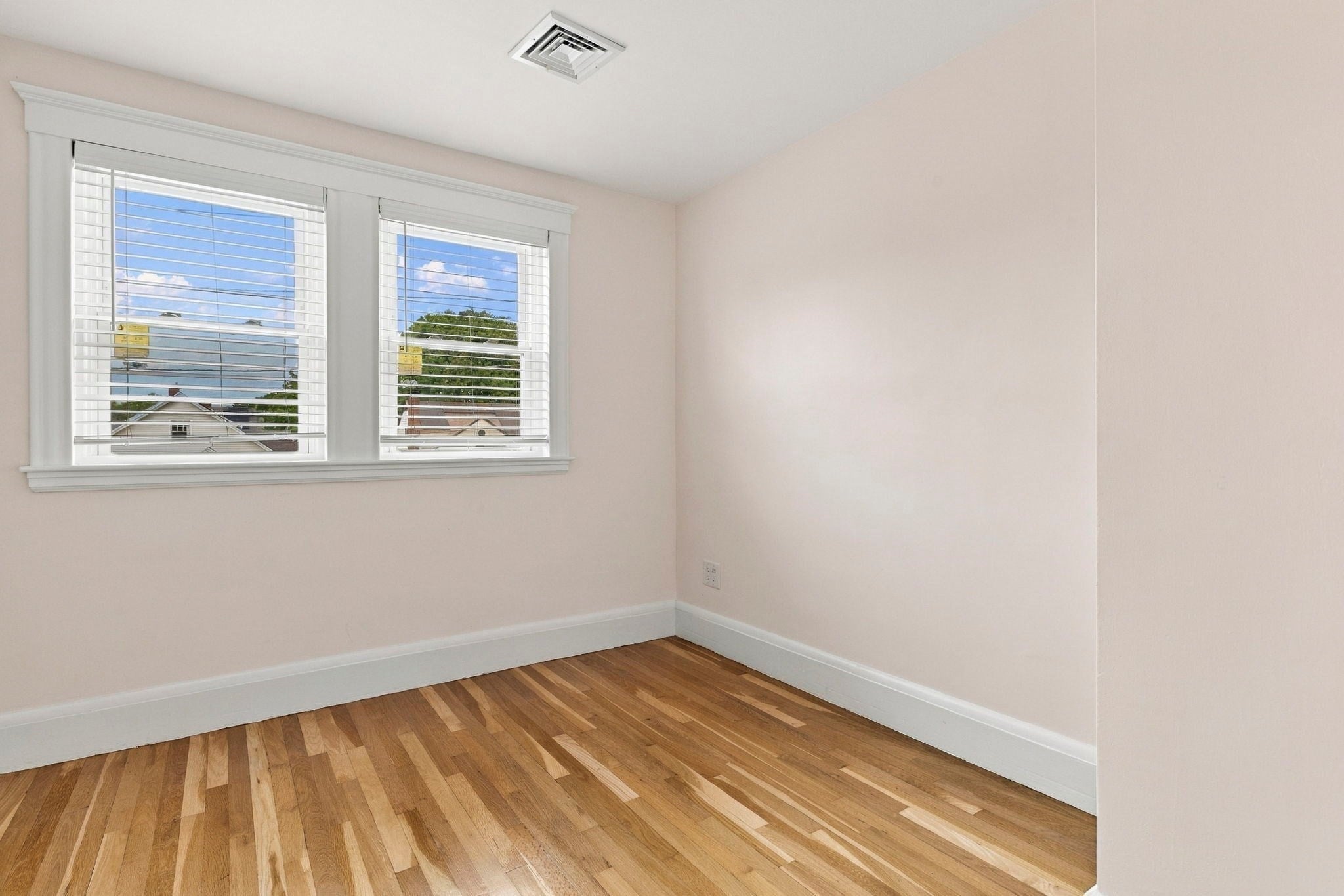 814 Lynnfield Street, Lynnfield, MA Photo #23