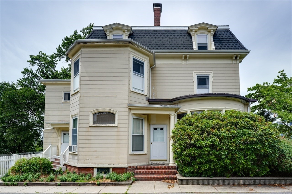 18 Summit Ave