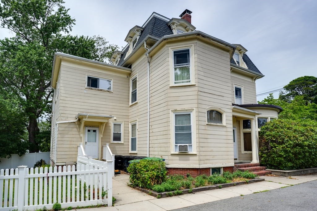 18 Summit Ave