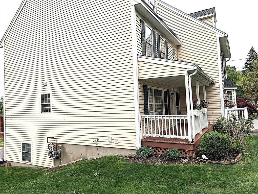 109 South Riverview St 109