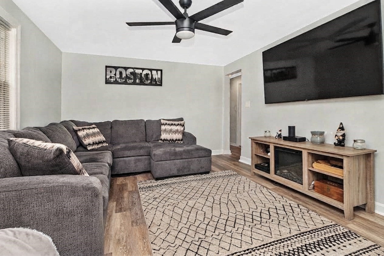 42 Mokema Ave, Waltham, MA Photo #6