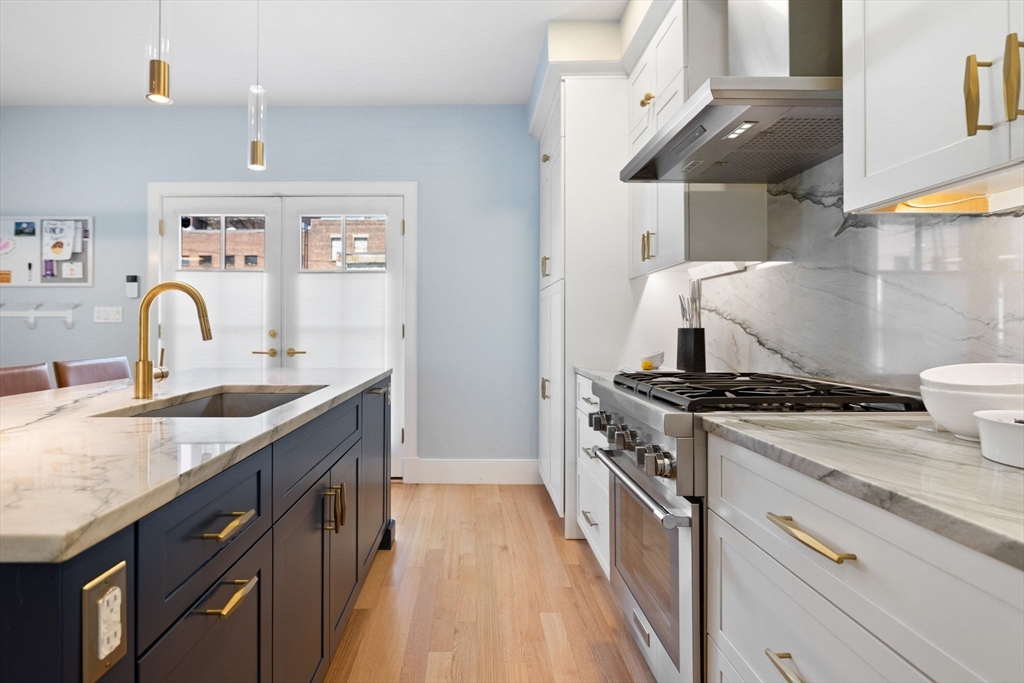 424-430 W 4th St 428