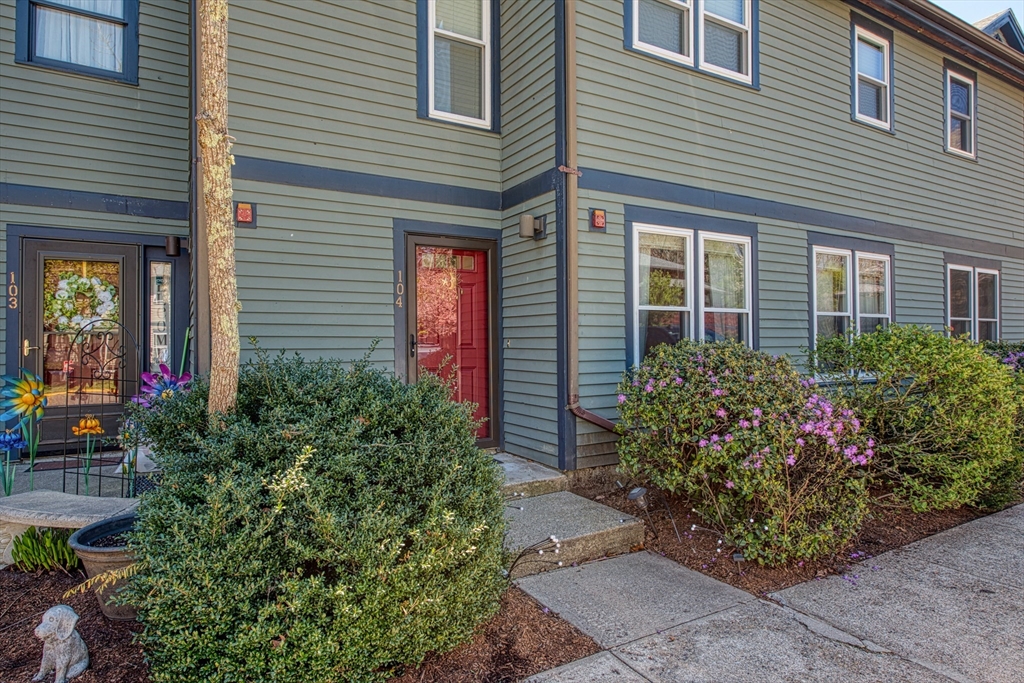 Photo of 110 Dean St, Taunton, MA