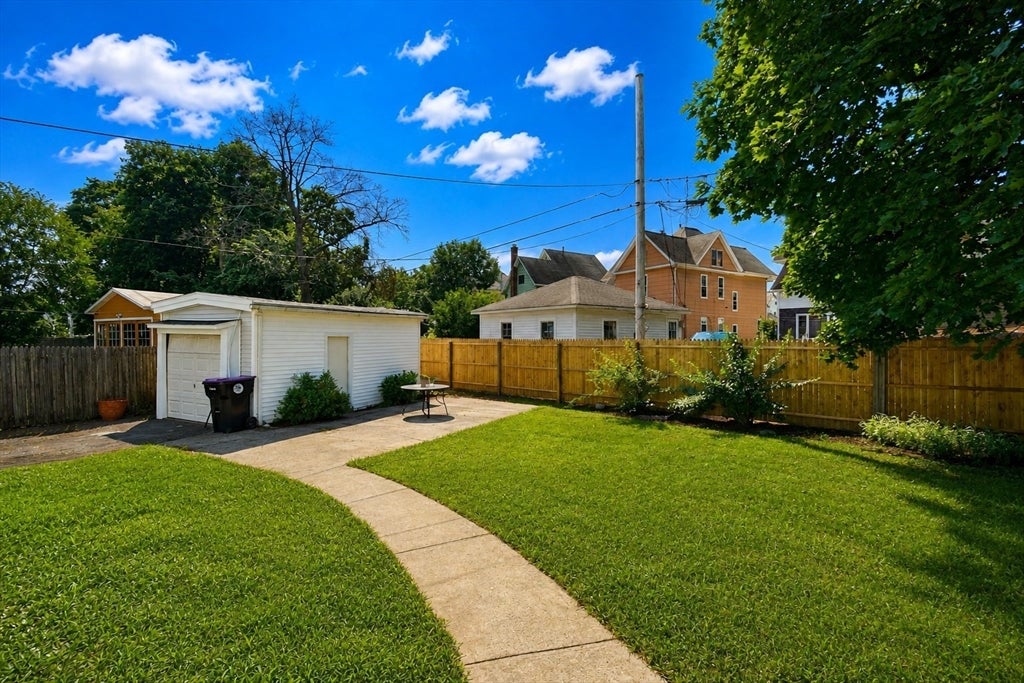 30 Laurel St, Holyoke, MA, 30 Laurel St, Holyoke, MA Photo #2