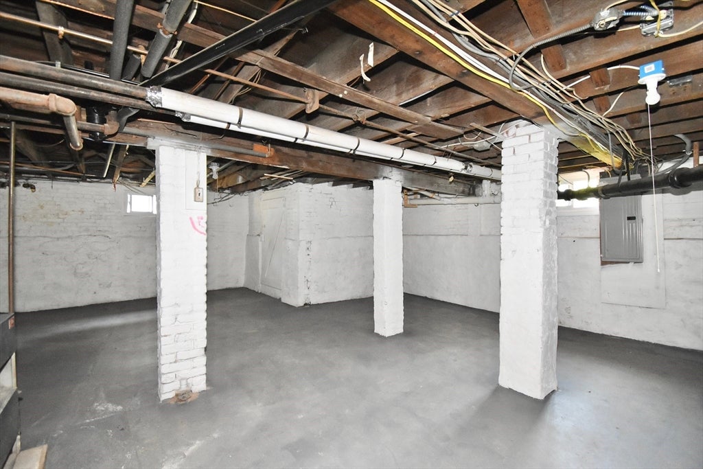 30 Laurel St, Holyoke, MA, 30 Laurel St, Holyoke, MA Photo #30