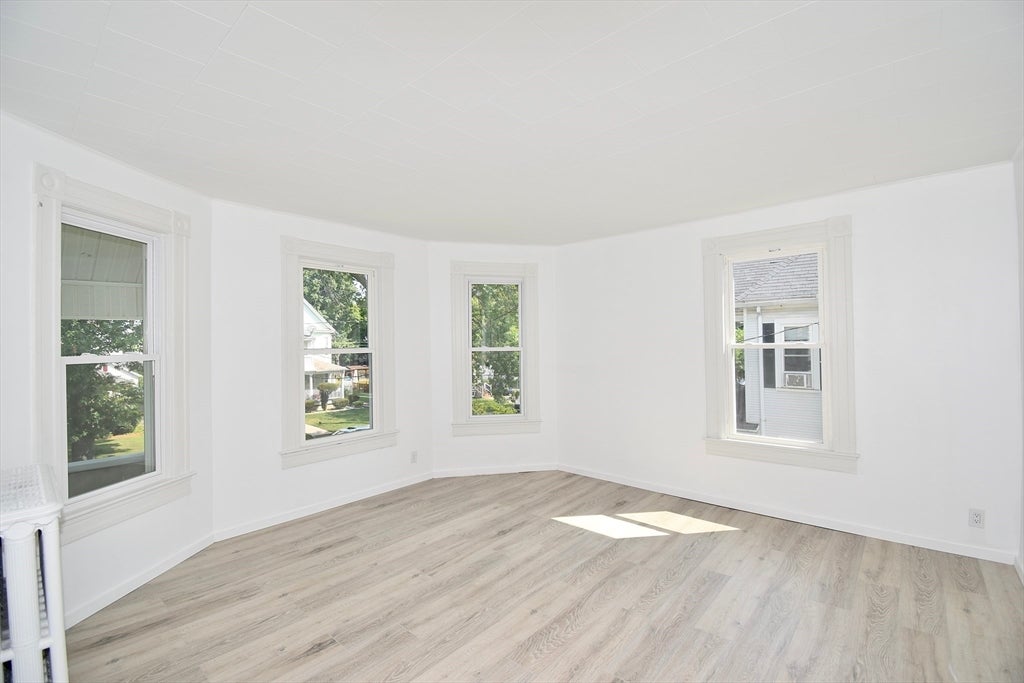 30 Laurel St, Holyoke, MA, 30 Laurel St, Holyoke, MA Photo #24