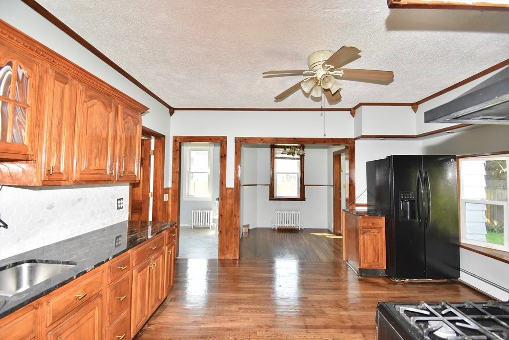 30 Laurel St, Holyoke, MA, 30 Laurel St, Holyoke, MA Photo #16