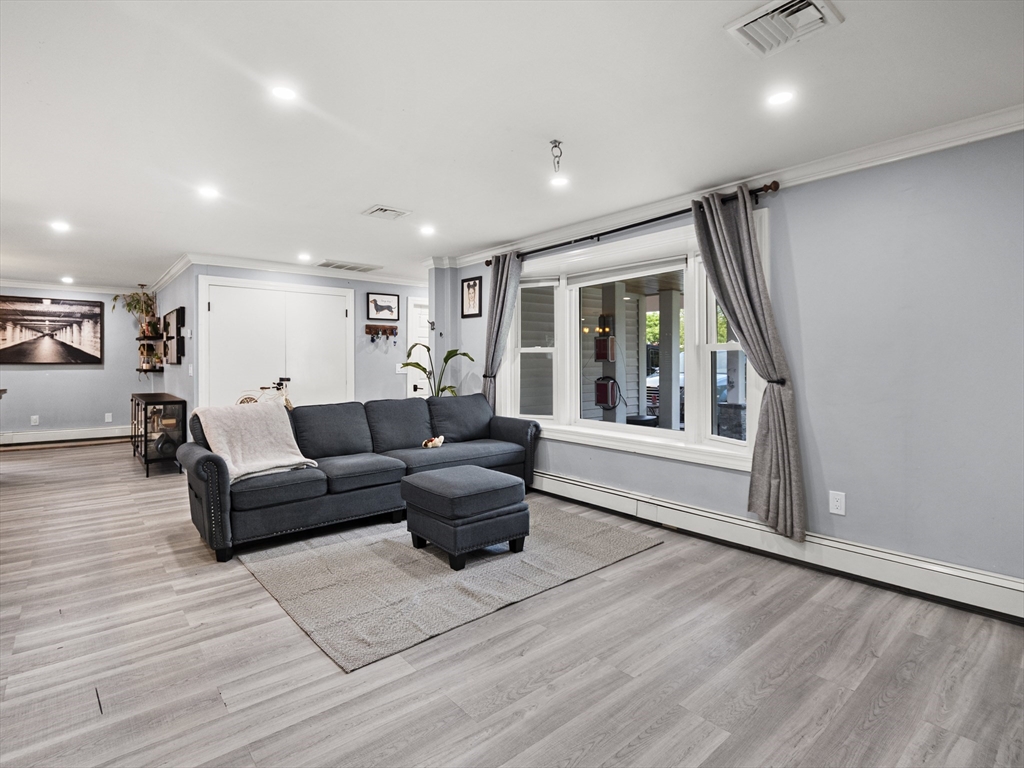 154 N Main