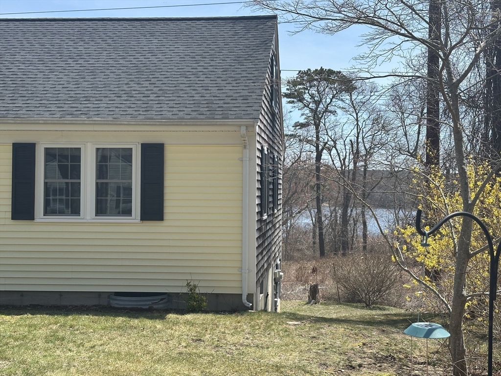 128 Eileen St