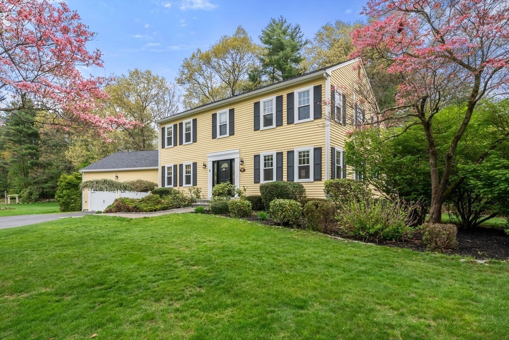 5 Blackhorse Ln, Hingham, MA Photo #1