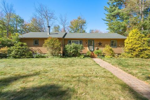 3 Forest Dr Holland MA 01521