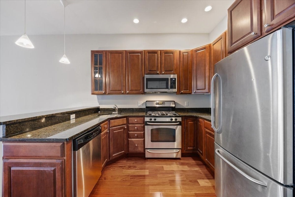 653-659 E 2nd St 205