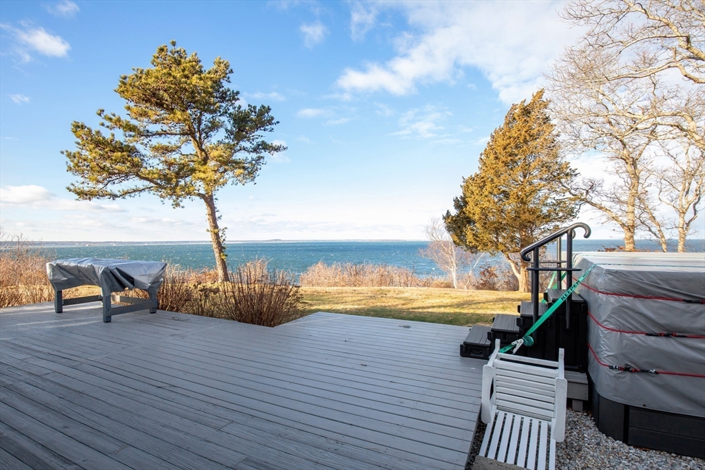 12 Driftwood Ln