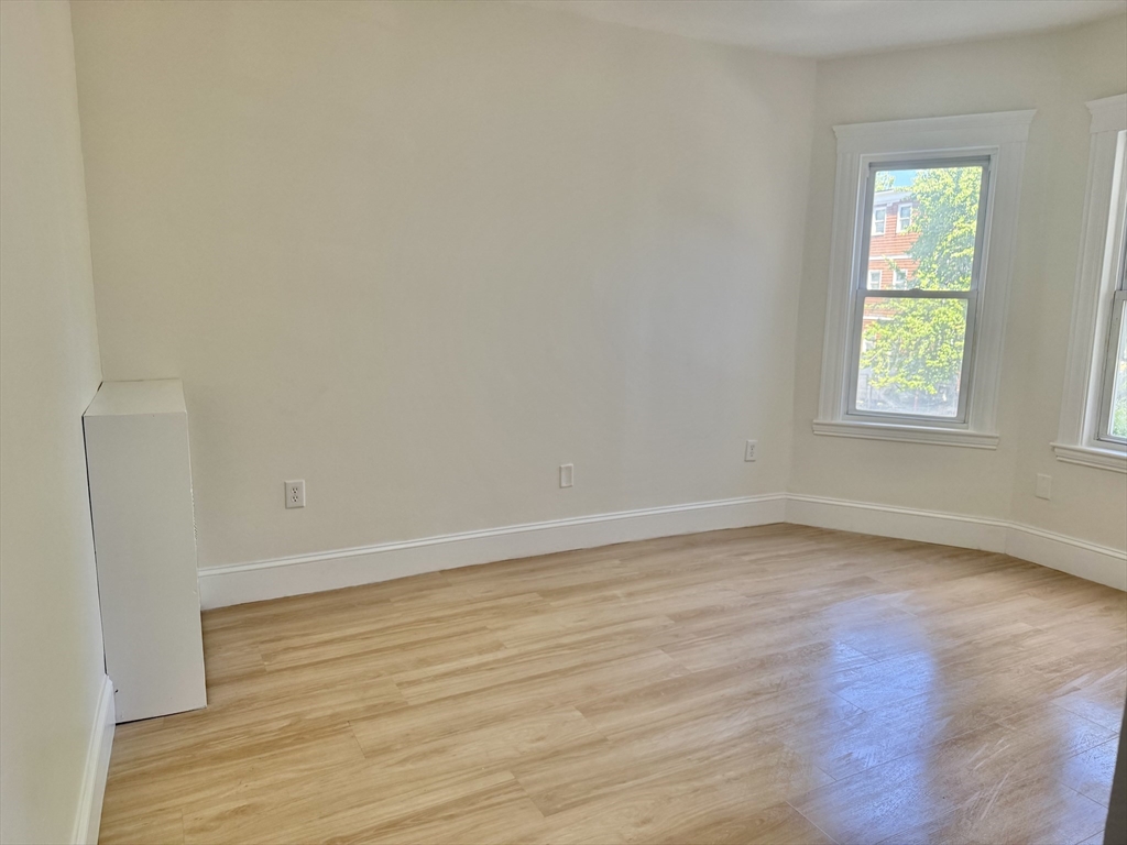 16 Fowler St
