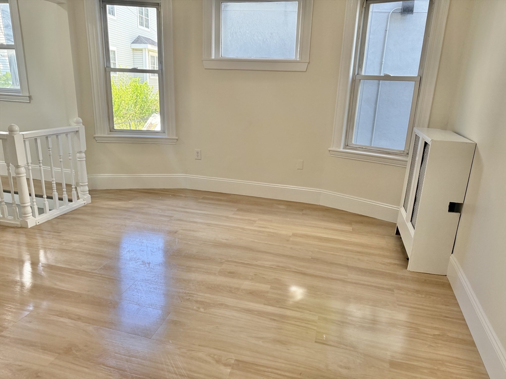 16 Fowler St