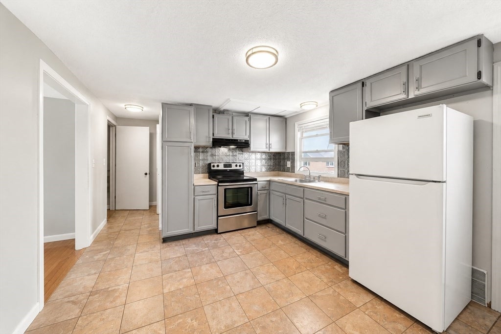 87 Beacon Ave #2, Lawrence, MA Photo #7