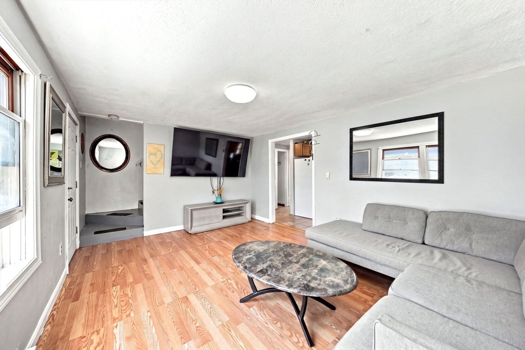 87 Beacon Ave 2
