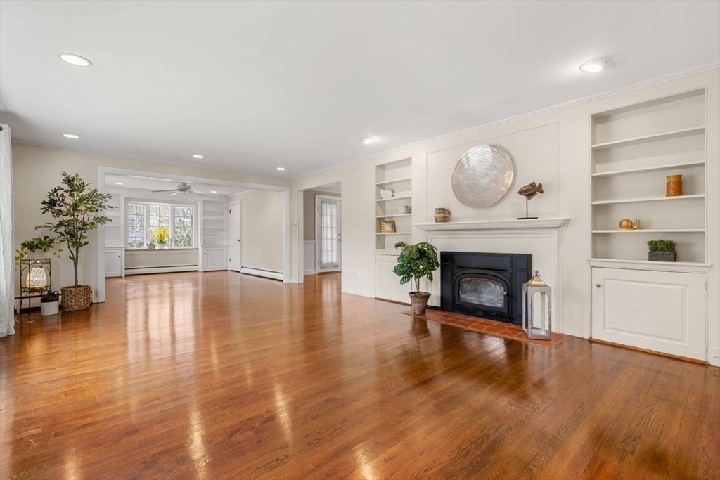 16 Shorewood Rd