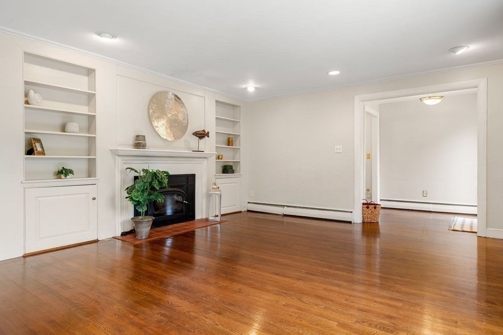 16 Shorewood Rd