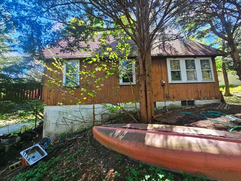 57 E Hawley Rd