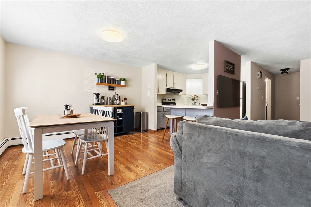 25 Casablanca Ct 25