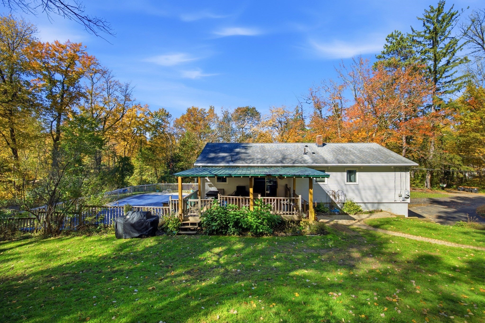 20 Sullivan Ln, South Hadley, MA Photo #4