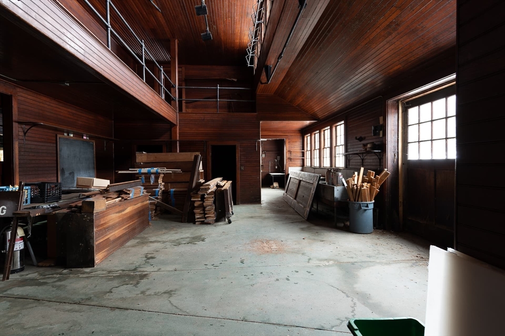 135 Wellesley Street