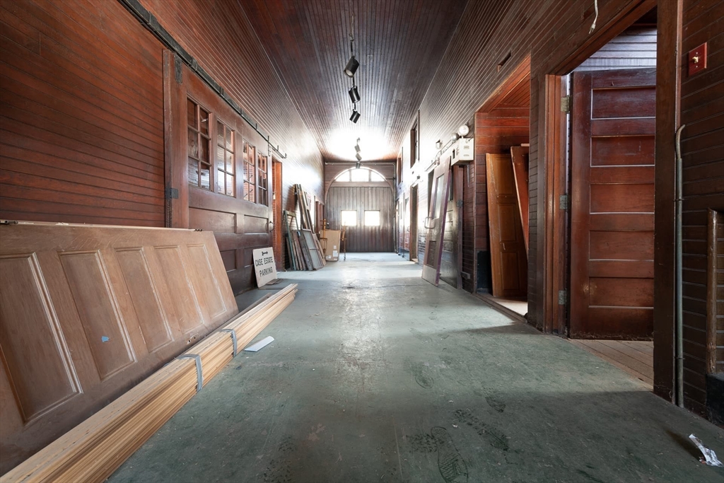 135 Wellesley Street