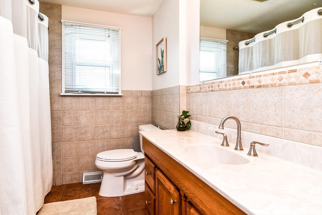 74 White Terrace, Marlborough, MA Photo #19