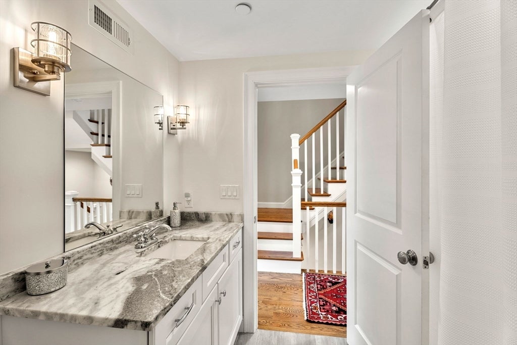 34 Beckford St #D, Beverly, MA Photo #20