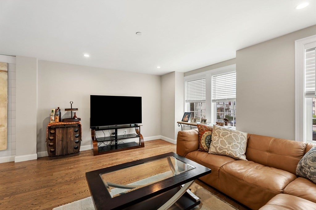 34 Beckford St #D, Beverly, MA Photo #14