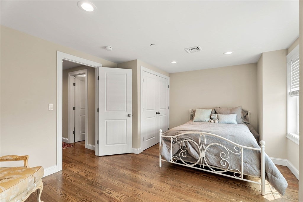 34 Beckford St #D, Beverly, MA Photo #18